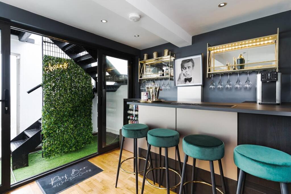 カーディフ Luxury Water Tower I Roof Bar I Cinemaヴィラ エクステリア 写真