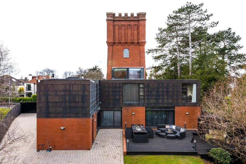 カーディフ Luxury Water Tower I Roof Bar I Cinemaヴィラ エクステリア 写真